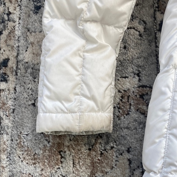 The North Face Women's White Puffer Coat - Picture 11 of 12